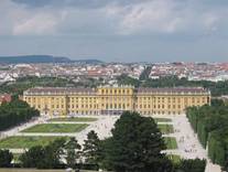 ファイル:Palacio de schonbrunn 01.jpg